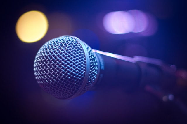 tilt-shift-photograph-of-gray-and-black-microphone-164879